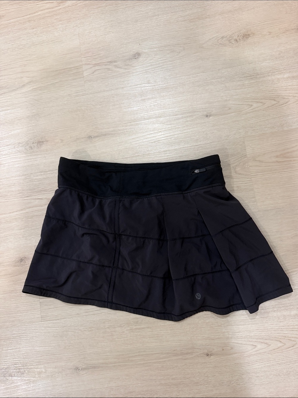 lululemon athletica size 8 Black Tiered Skirt